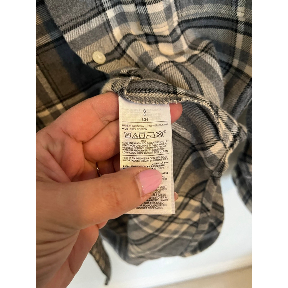 Flannel Plaid Boyfriend Button Down Shirt Gray Beige Soft Old Navy Relaxed Fit - Picture 6 of 8